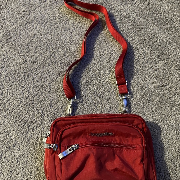 Baggallini triple zip bagg - Picture 4 of 13